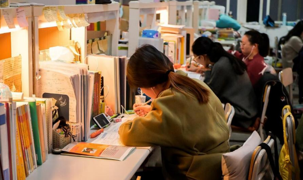 上大学期间，一旦有挂科或重修就会被记入档案？后果比你想得严重