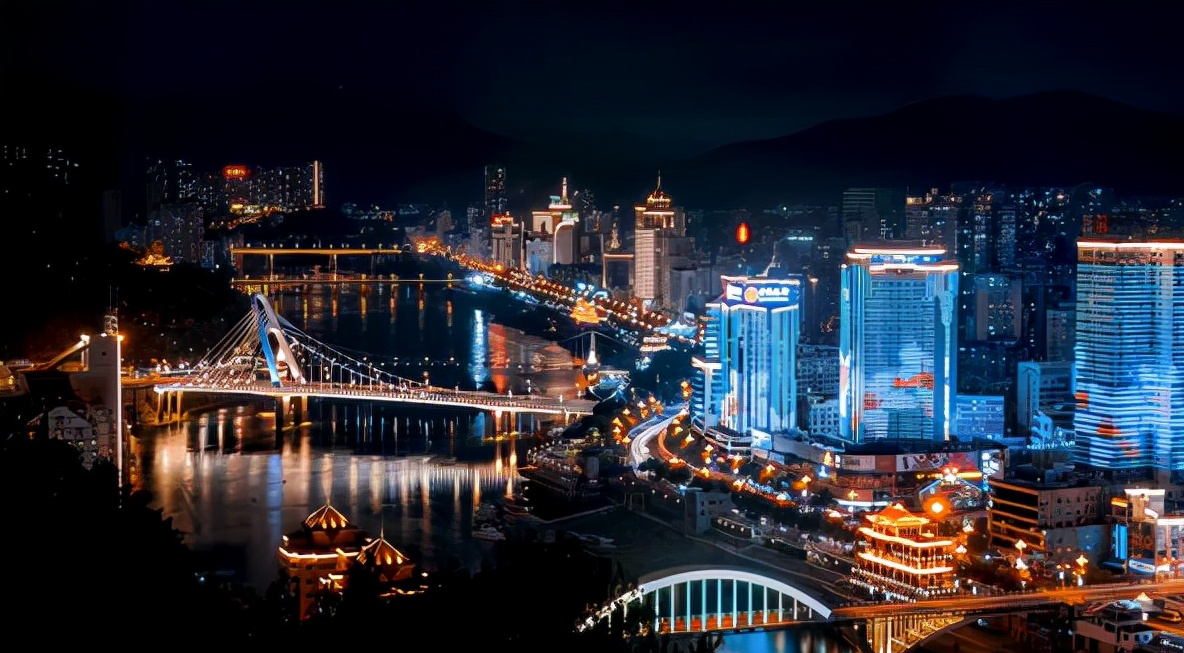 福建2所大学被全面点名曝光，毕业证一文不值，家长：为何不取缔