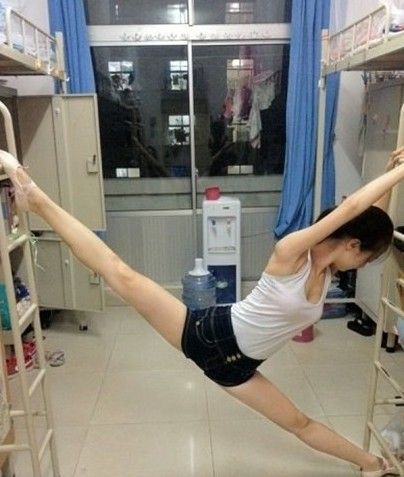 当代女大学生宿舍真实现状，男生自叹不如：清凉可以，但不能乱