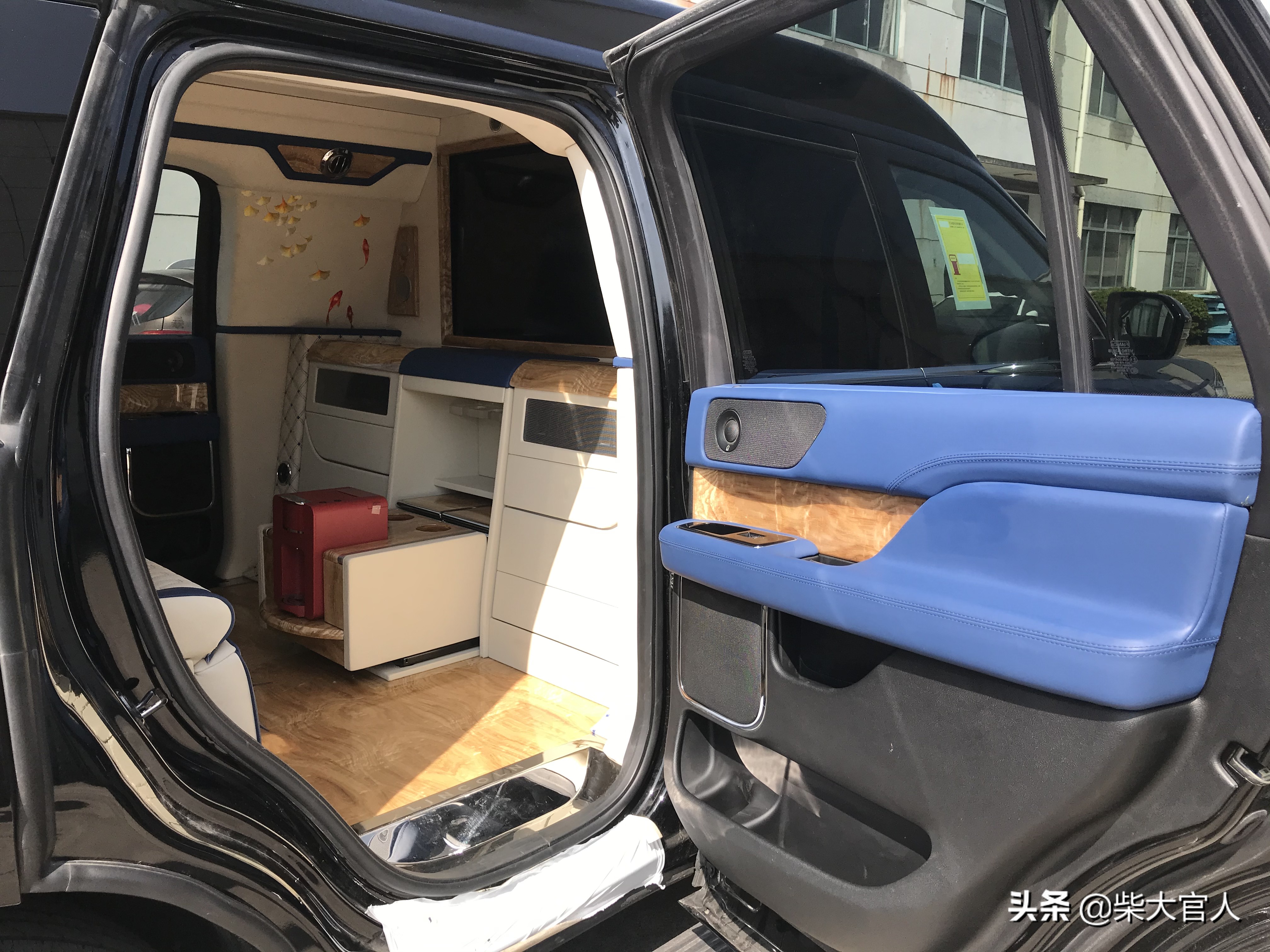 市场仅存的两款礼宾车，林肯领袖一号将经典奢华传承下去
