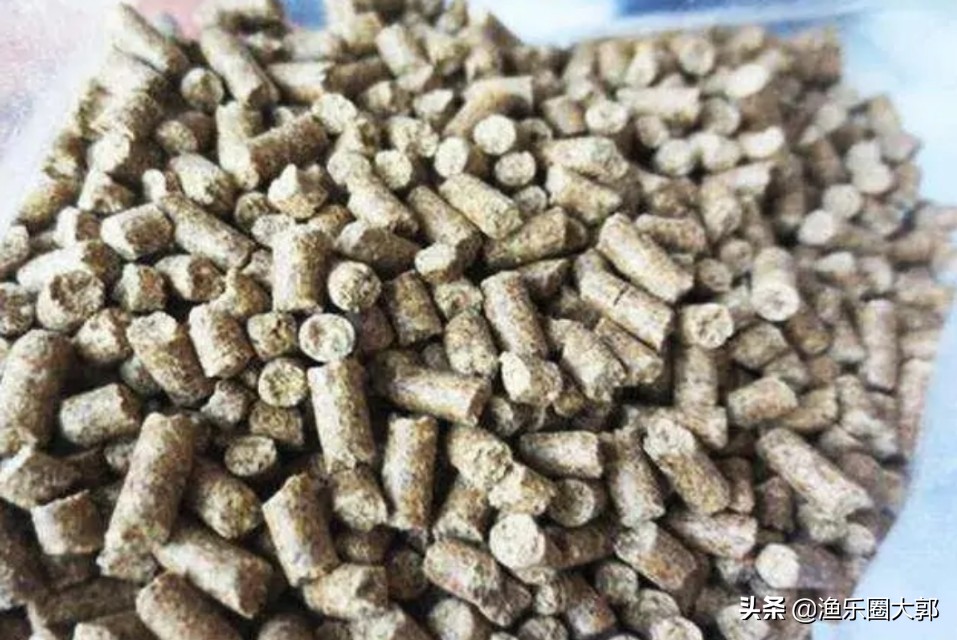 小黄面是什么原料做的（教你用三种原料自制小黄面）