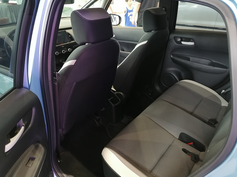 体验商家改装的飞度,外观似"大皮卡丘"!内饰落后,价格又降了