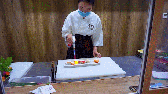 “徐州张柏芝”跑日本深度游？日料人均不到100，还能cos和服