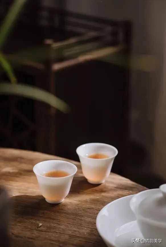 中国人喝茶，半是清欢半烟火