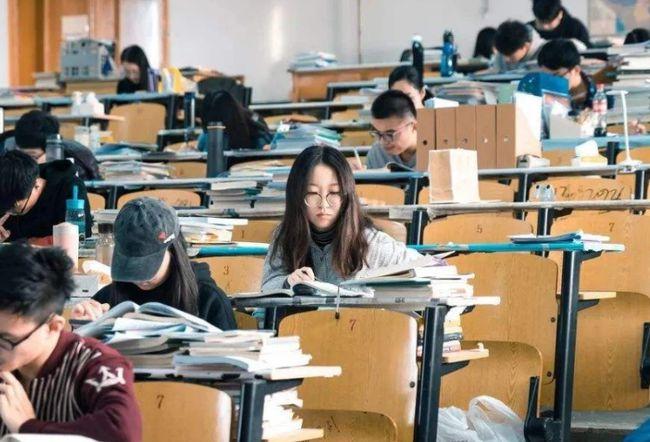 上大学“迁户口”有必要吗？确实可以享受好政策，但坏处也不少