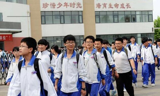 高考当天别穿“校服”，可能会影响高考成绩，提前了解不吃亏