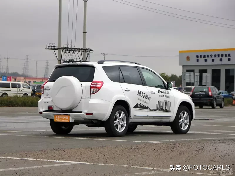 实拍第四代丰田RAV4荣放，近七年改款，小书包不在你不买？