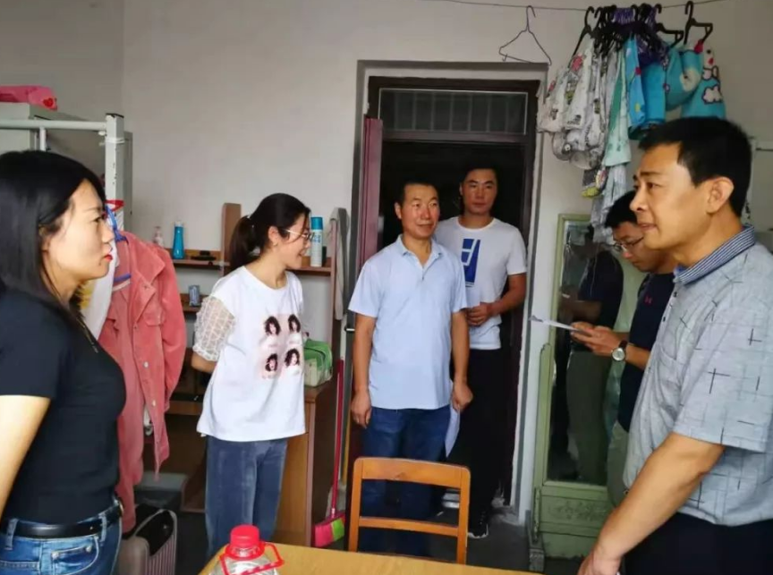 男大学生请假条走红，理由让老师无法拒绝，没毕业就结婚也有好处