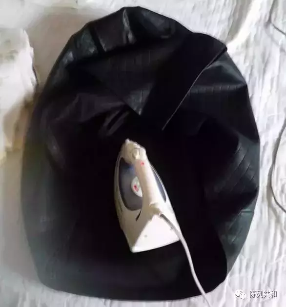 上万元的包包可别糟蹋了，这样保养，再背10年都不会烂！