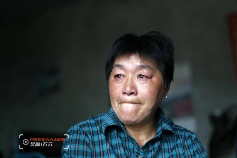 这就是母爱的力量！坚持20年，她把无人愿收的脑瘫双胞胎送入大学