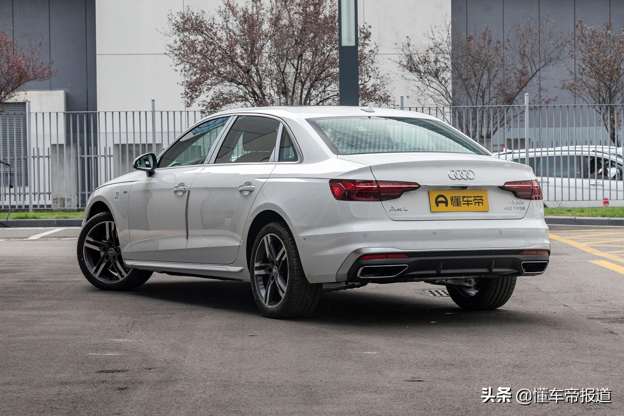 新车 </p><p>　　 新增RS套件燃速型，售价36.38万元，2022款奥迪A4L到店