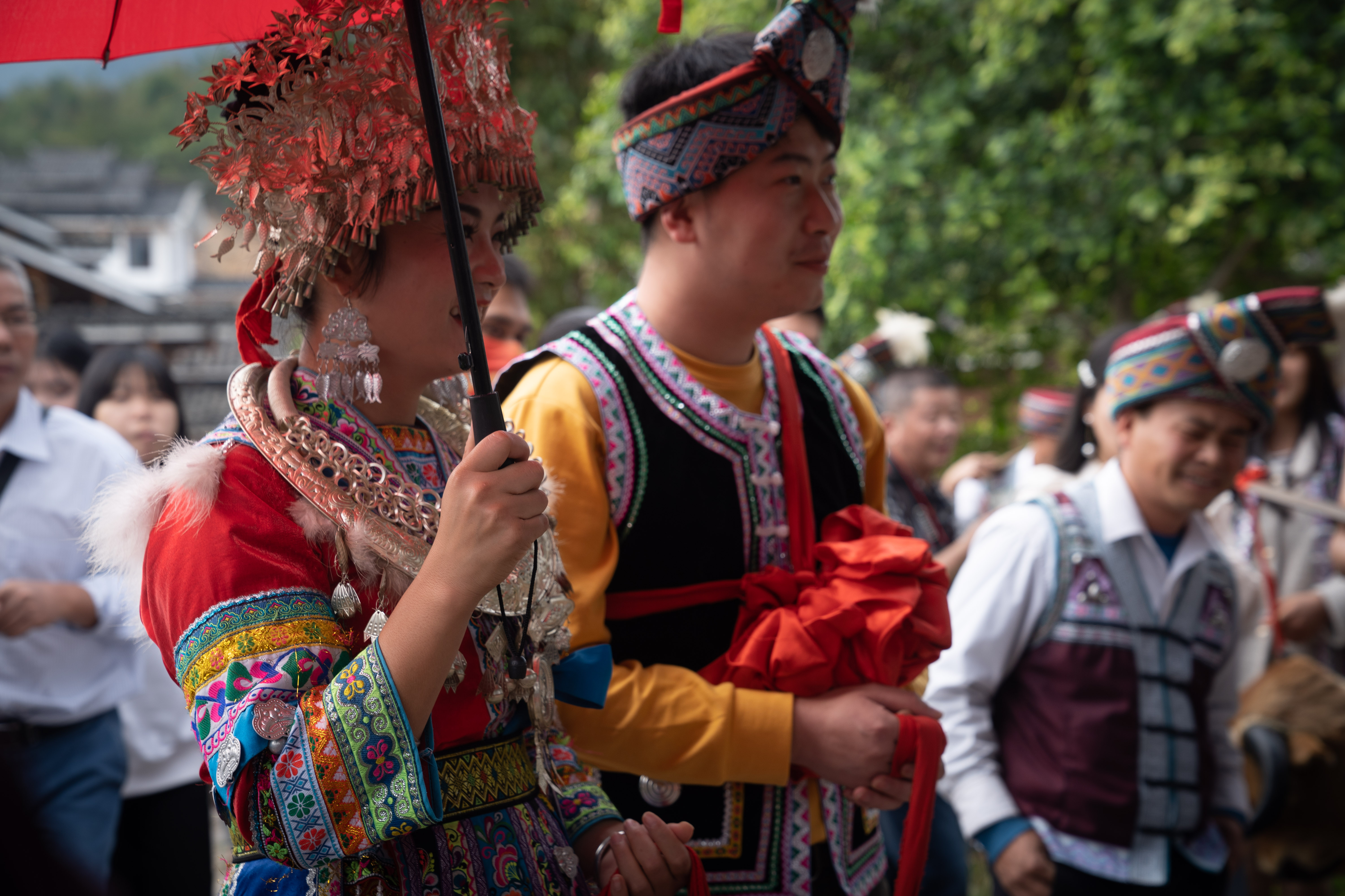 柳州融水梦呜苗寨拦门酒体验当地的婚礼真是太热闹了