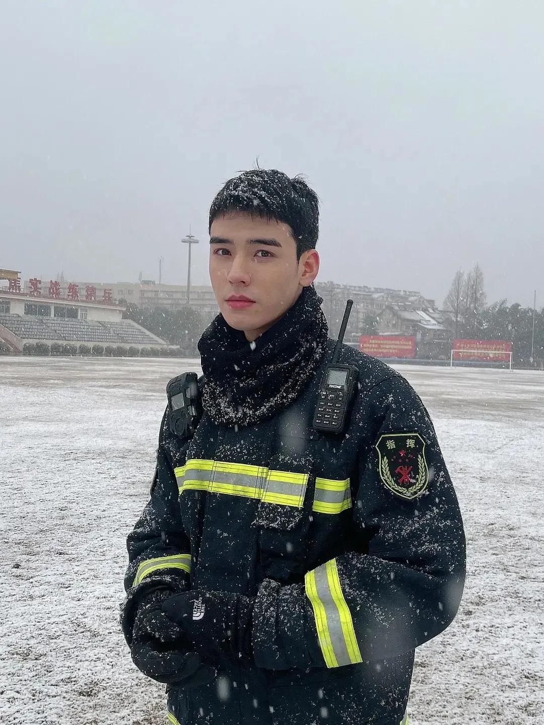 顶流龚俊网传身价高达九位数！他代言了哪些品牌？