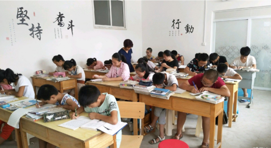 双减政策又有新动向，这次目标直指高中，高三党也不能补课了？