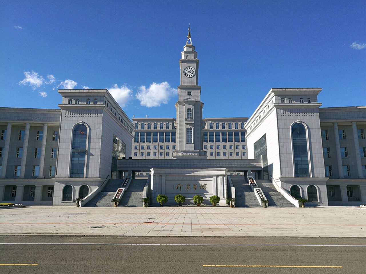 三所高校即将迎来“突破”，已经上报等待审批，当地考生有福了