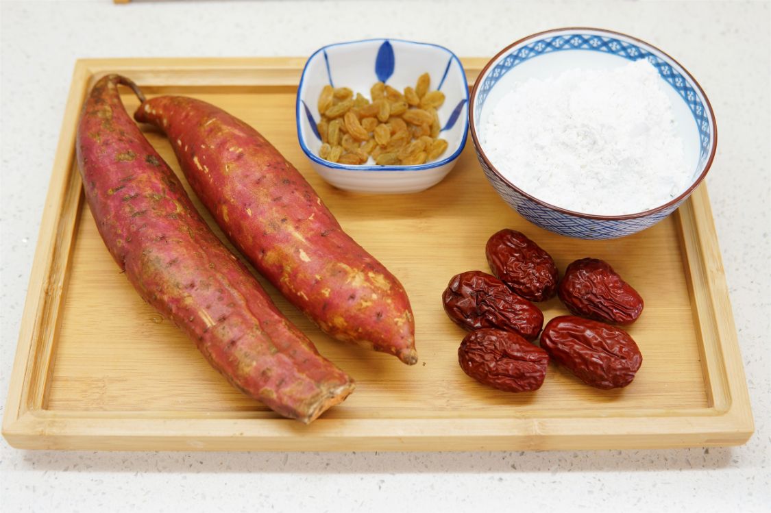 天冷，红薯和红枣是绝配，揉成团蒸一蒸，热量满满，松软香甜