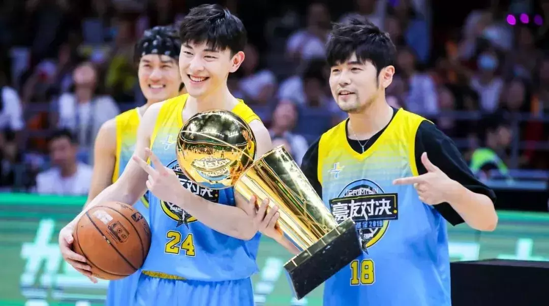 nba为什么邀请艺人(NBA新赛季小动作让我明白，为什么愿与蔡徐坤合作)