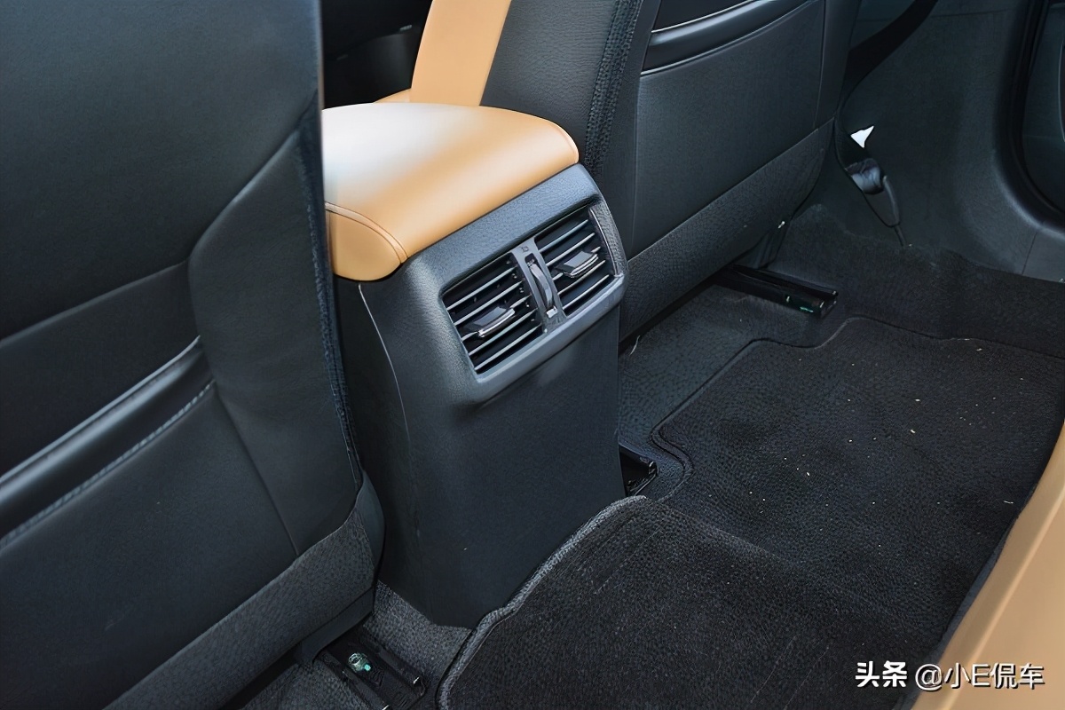 外在热情奔放，驾驭沉稳舒畅，NISSAN Sentra试驾