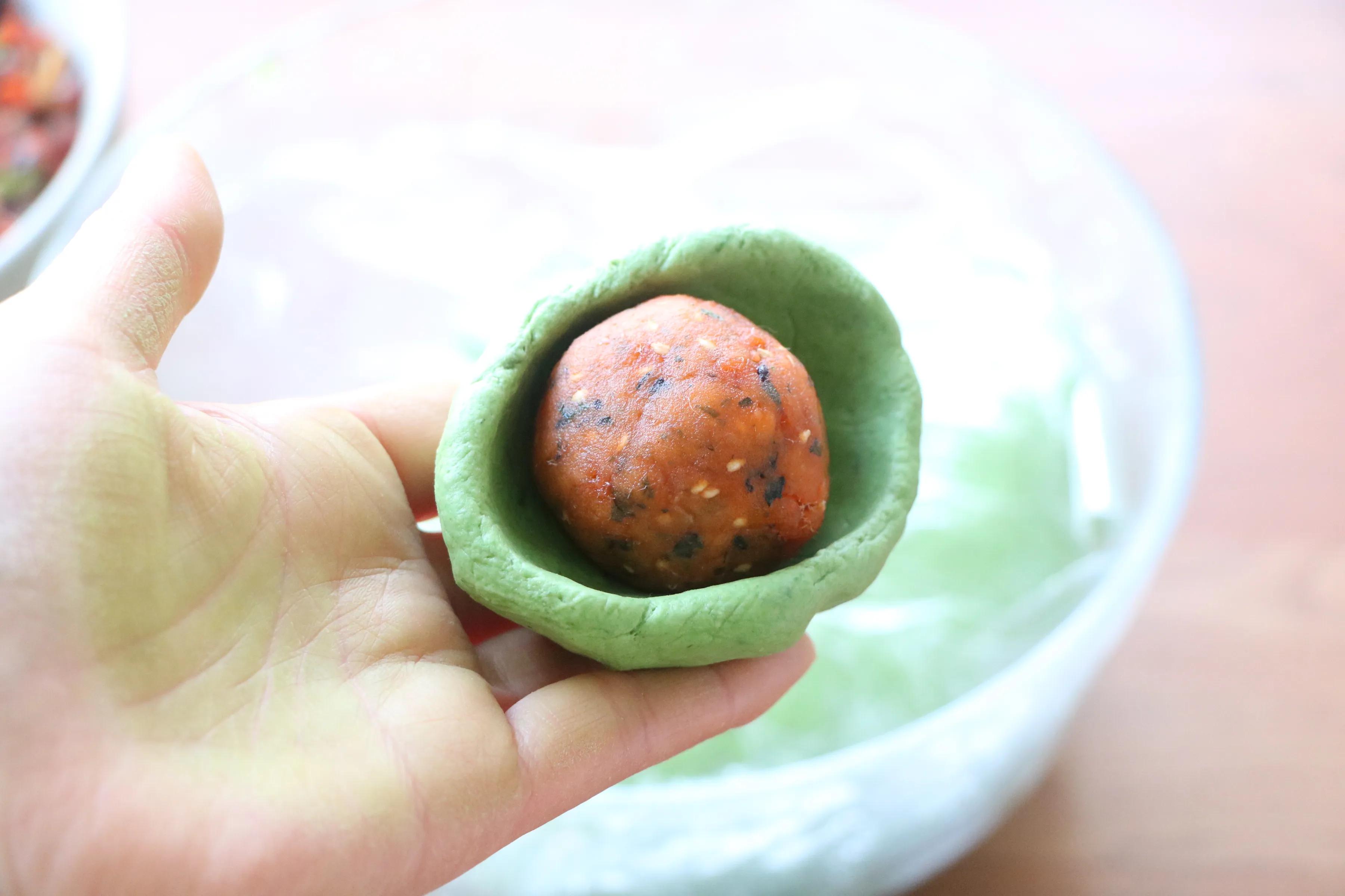 清明节青团（正宗的青团配方软糯香甜吃不够）