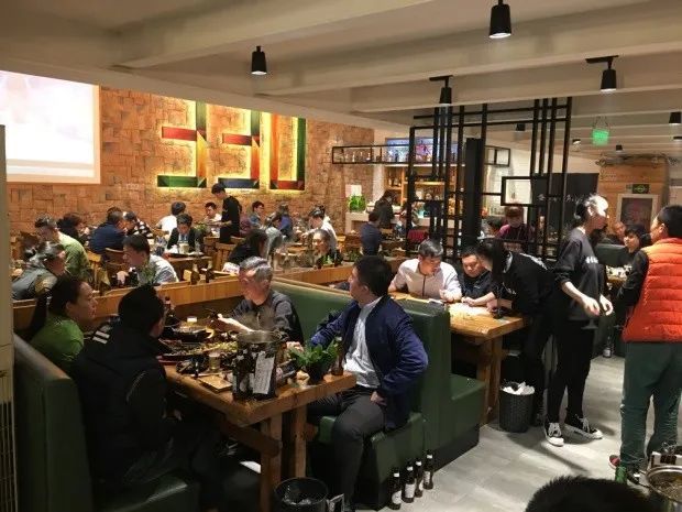 拒绝向命运低头的鹤岗人，正在凭烧烤自救