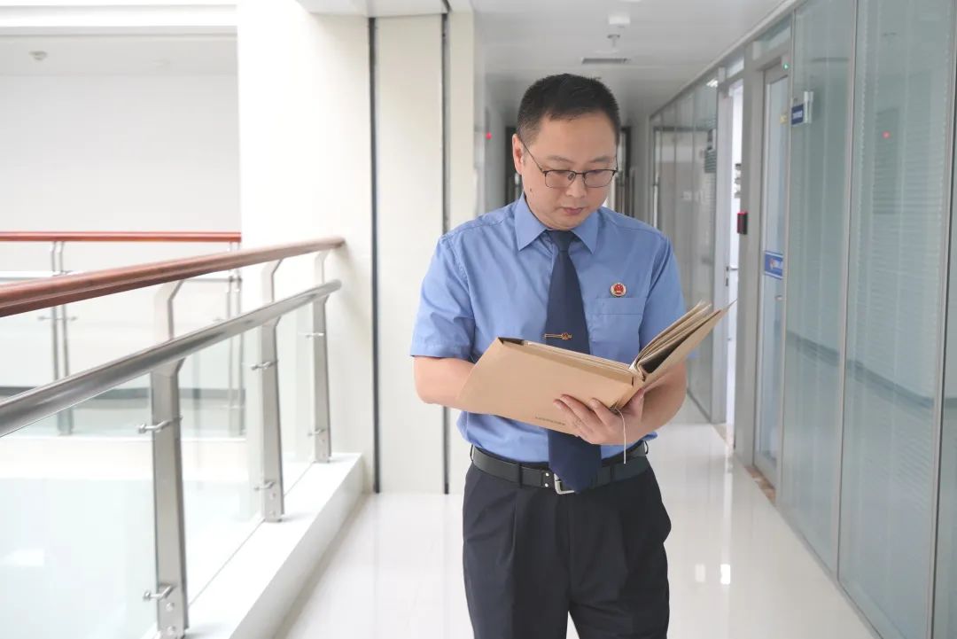 检察日报 | 应该对他暂予监外执行吗？
