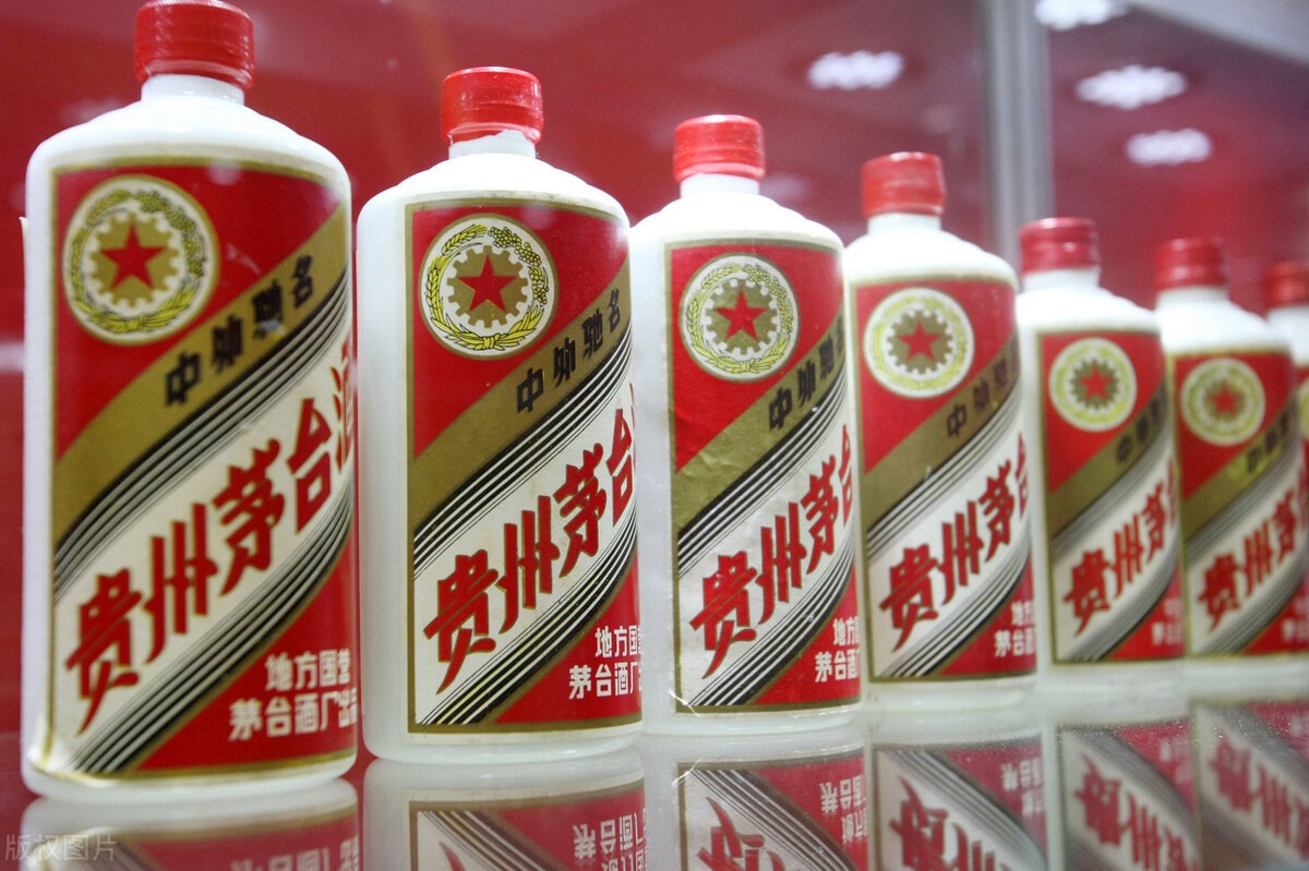 酒问｜茅台酒如何分辨真假？你需要掌握这几个技巧，特别是这个“暗记”