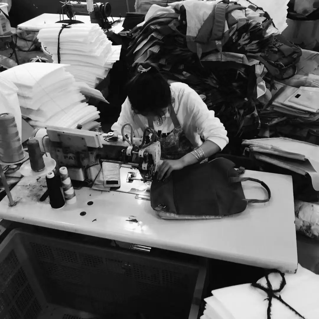 17岁少女2000元开网店,赚了400万
