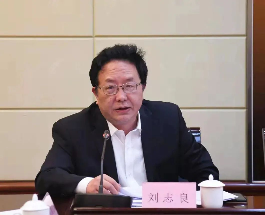 ​市五届人大常委会第四十八次会议举行第一次全体会议