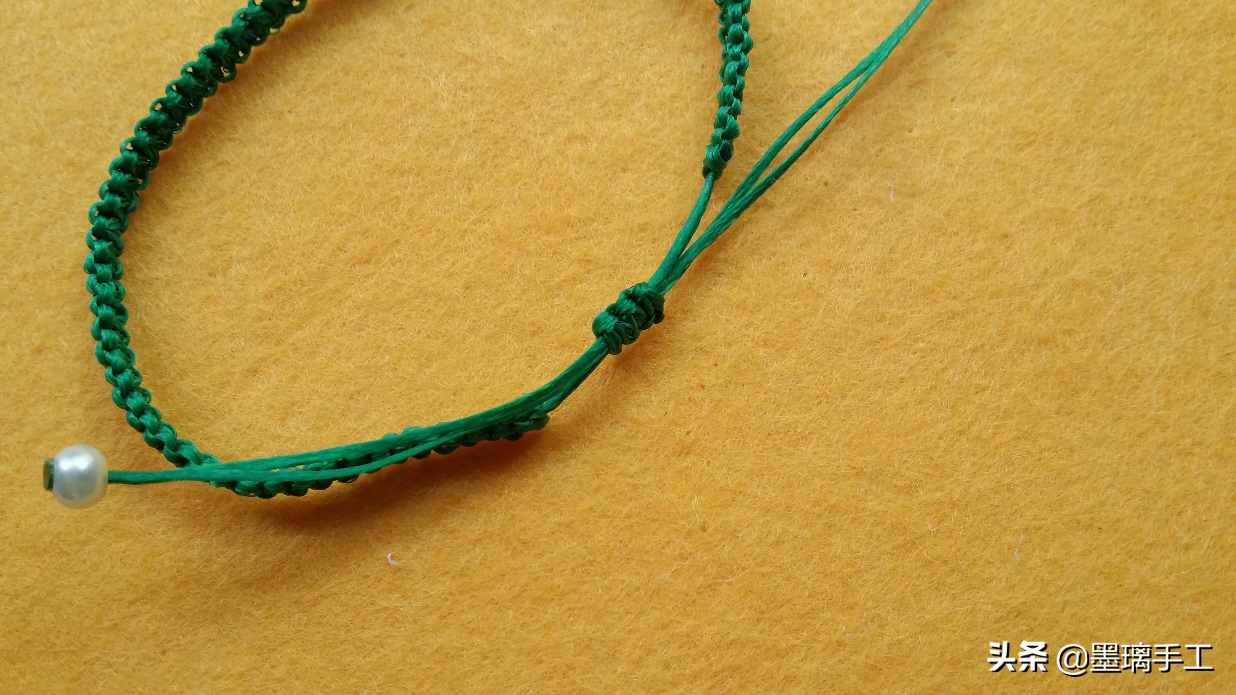 今年最流行的小雏菊 手工编绳教程小雏菊手链编法教程(翡翠珠子不打孔