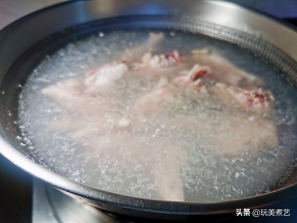 榴蓮煲雞湯的做法,榴蓮煲雞湯的做法功效與作用