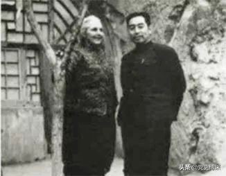 美国著名女记者，毛主席的“纸老虎论”通过她传向世界，她的名字在中学语文课本中出现了许多年