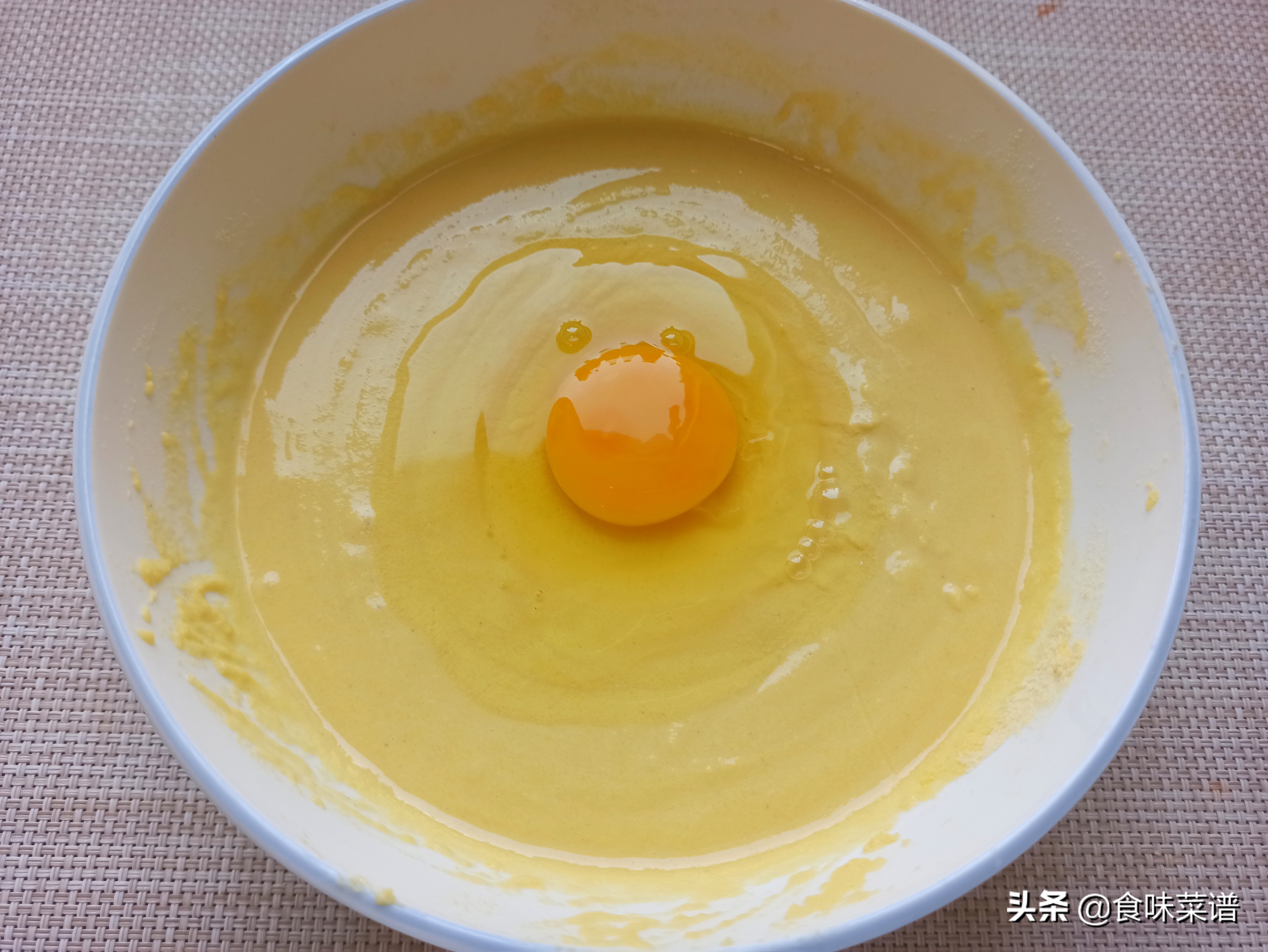 怎样做玉米饼？原来调面糊有讲究，蓬松柔软，做对了比面包还好吃