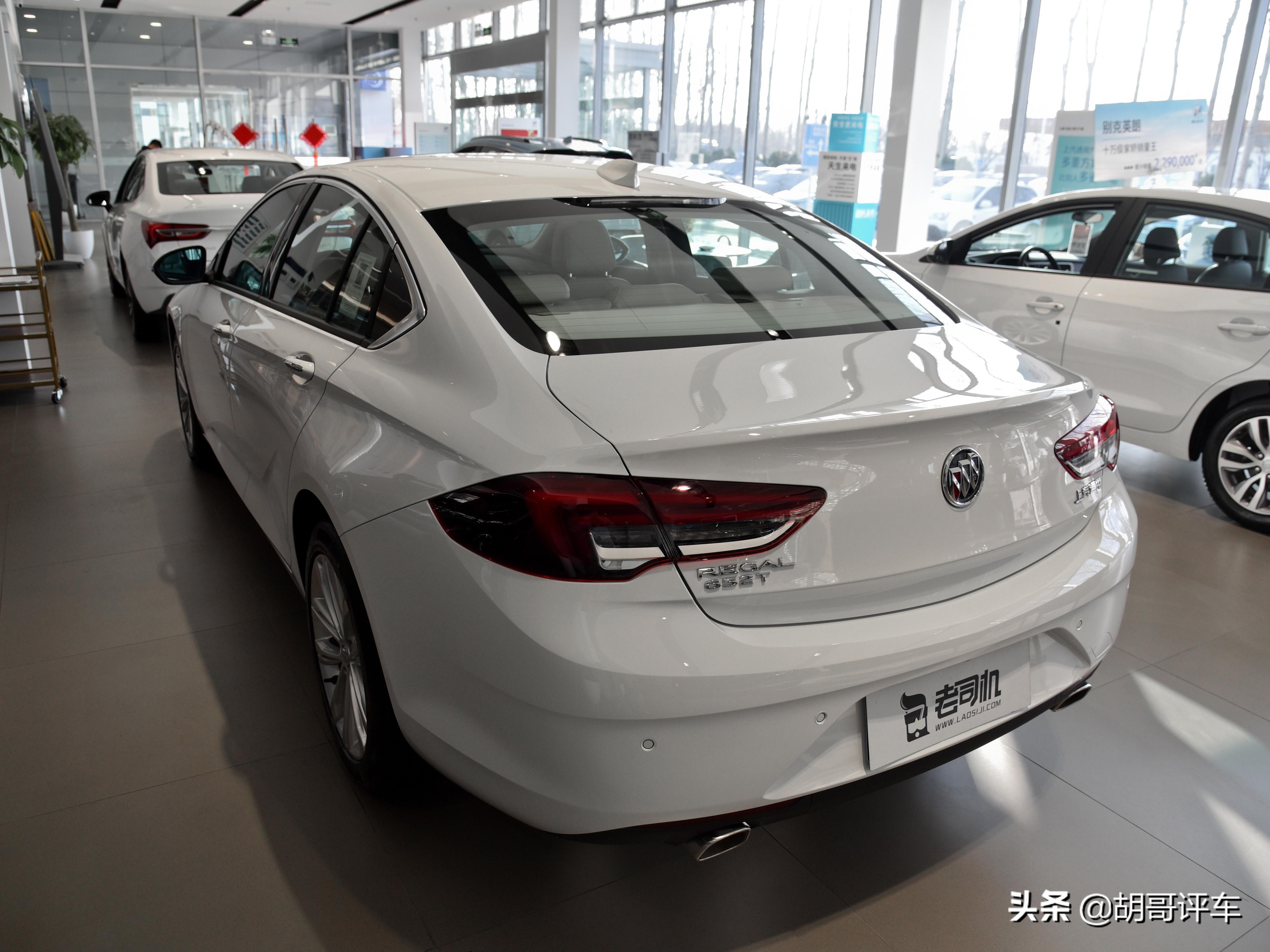 2.0T+9AT开着带劲，内部空间很舒适，实拍别克君威