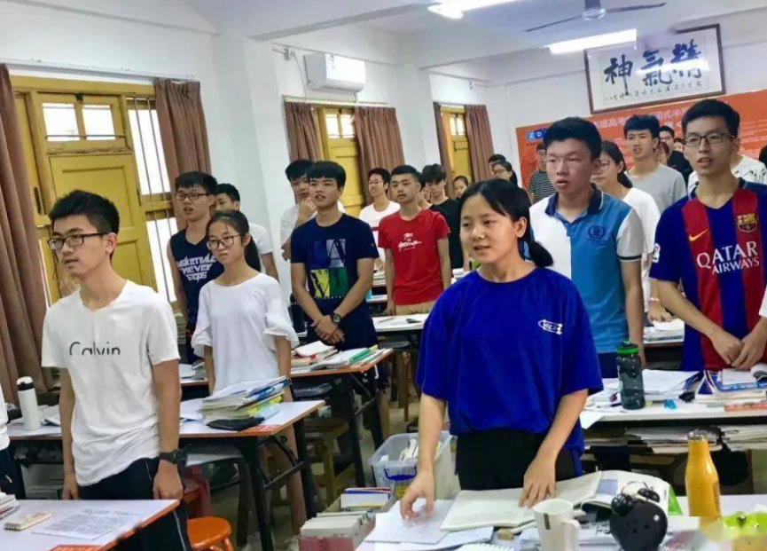 各省高考分数线出炉！辽宁本科线超乎想象，网友：我也能上本科