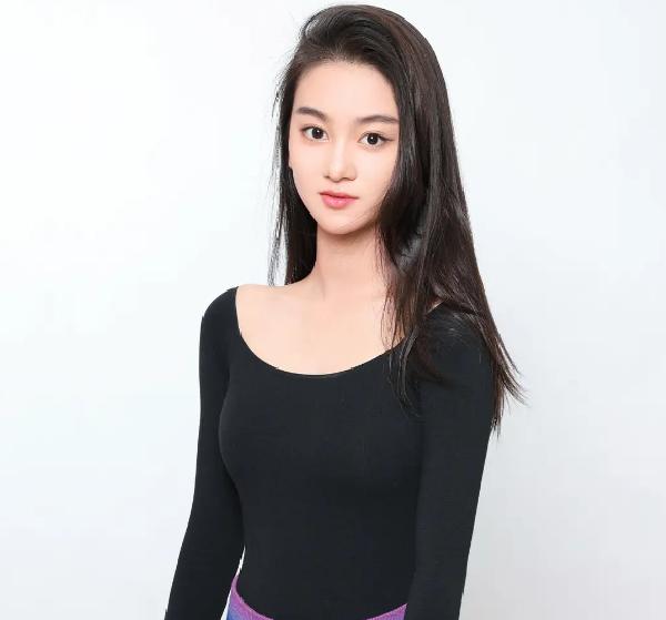 北电21级“九朵金花”集合，没有一张是网红脸，你最看好谁？