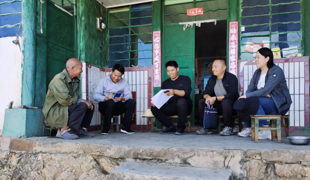 楚雄州检察院:入户走访挂包户 精准帮扶暖民心