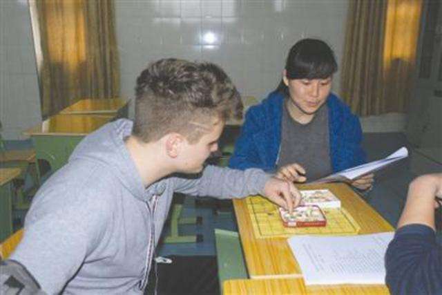 象棋马怎么算蹩脚视频（大师下象棋的技巧）