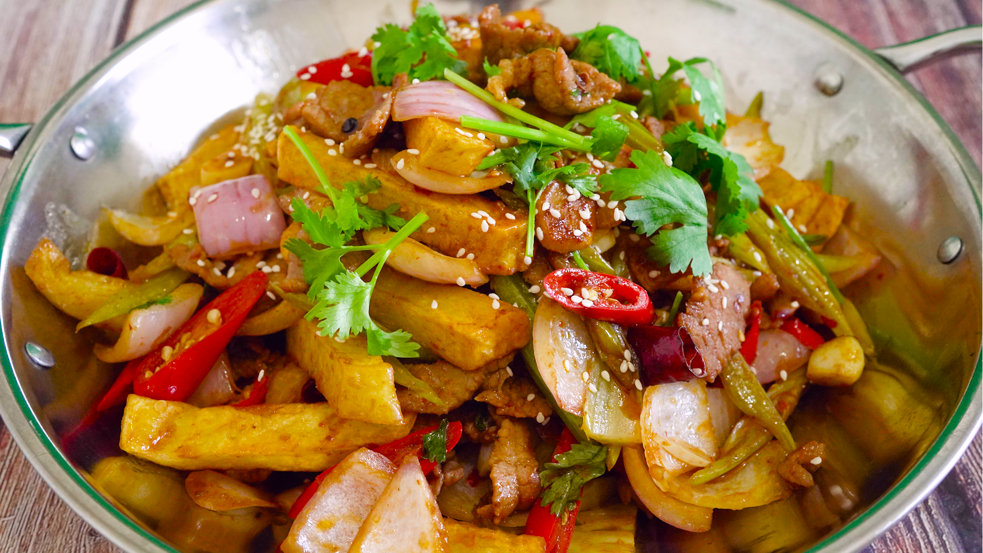 干锅牛肉的做法(家庭版正宗干锅牛肉的做法)