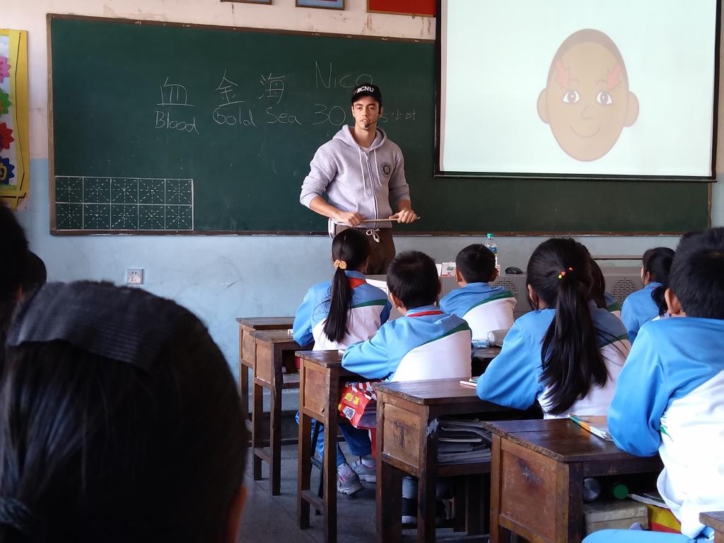 取消英语呼声逐渐增高，英语或将成为选修？权衡利弊还是必不可少