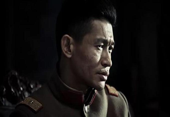 张学良主政东北，杨宇霆继续掌权，兄弟二人间的矛盾逐渐激化。