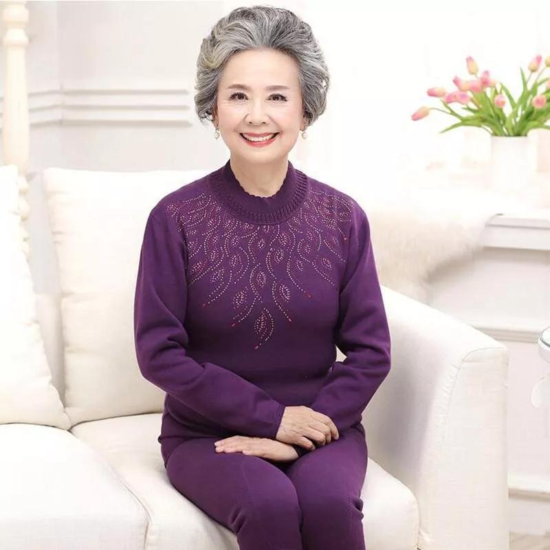 过年回老家给老人带什么礼物最好（回家过年给老人买什么礼物好）