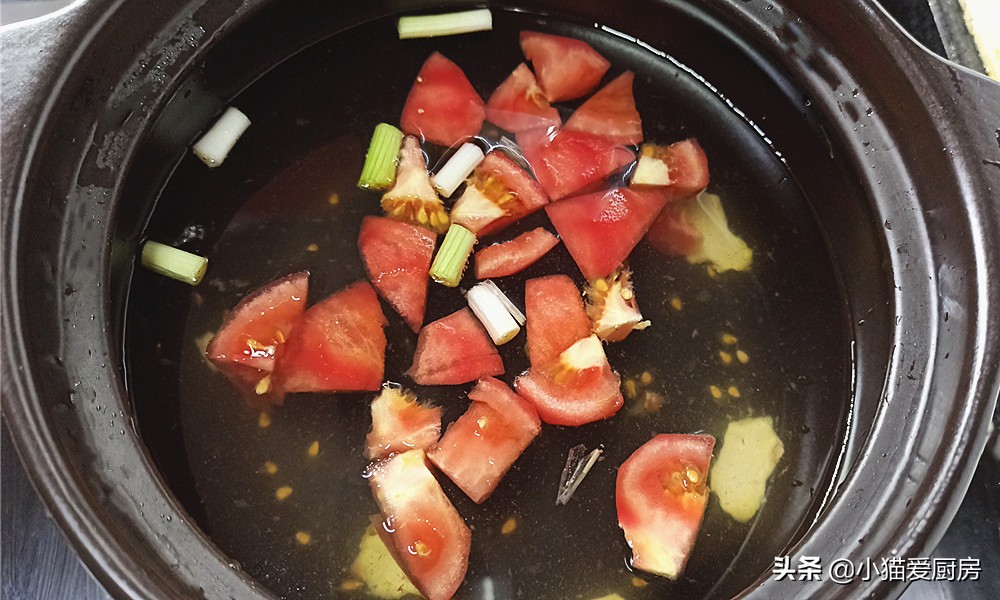三鲜肉片汤这样做太香了，肉嫩汤鲜，冬天来一碗暖和，做法还简单