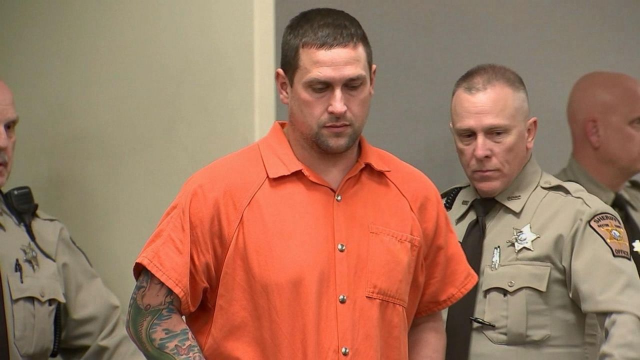 故事：美国女子3年前离奇死亡，一瓶眼药水揭开了事情的真相