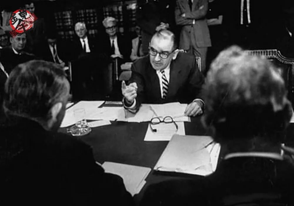 麦卡锡主义：一个游荡在美国上空的幽灵