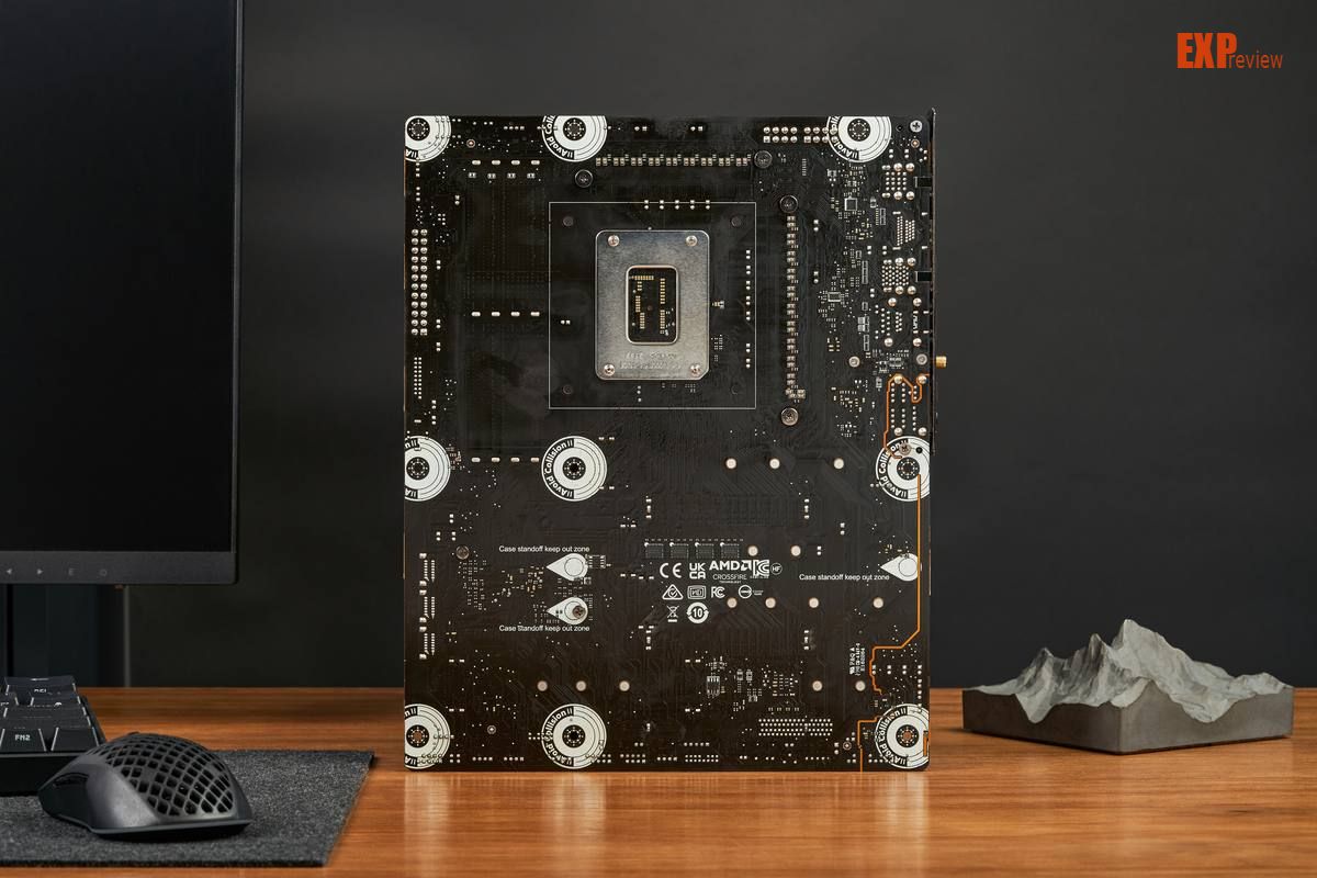 微星MPG Z690 CARBON WIFI暗黑主板评测：全面进化的暗黑之龙
