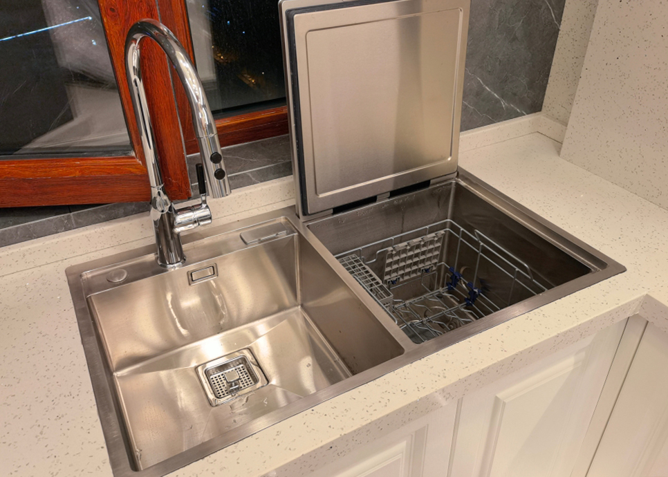 很多人不买水槽洗碗机，我哥们偏要买，用了三年，听听他说的实话