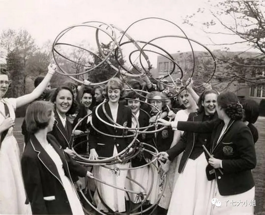 2021秋冬女装流行趋势之：学院风