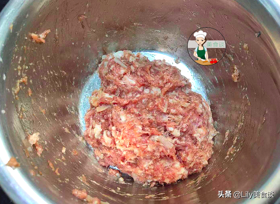 冬天，这蒸菜多做给孩子吃，简单一蒸10分钟出锅，营养好吃不上火