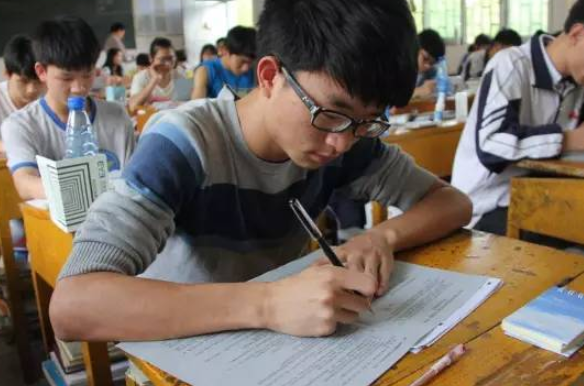 山东高考滑档人数创新高，4万多考生过了本科线，却还是无缘本科