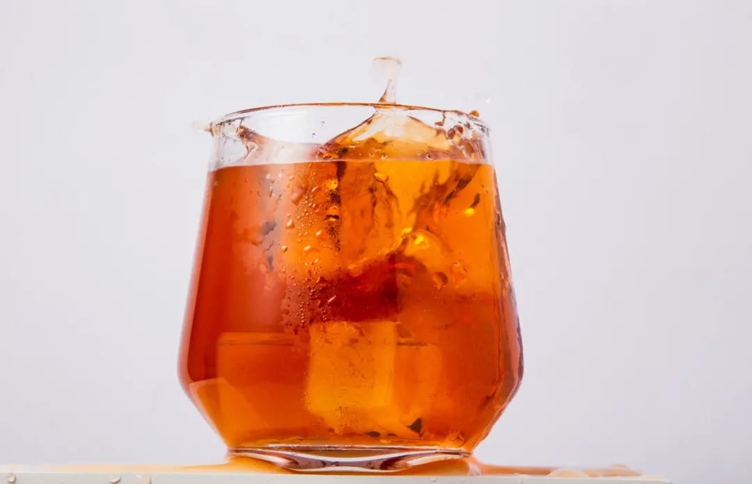 深耕无糖茶品类，麟珑茶室为“大人”做茶